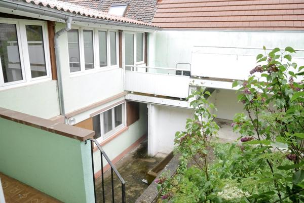 MAISON DE VILLE AVEC GARAGE, NOMBREUSES POSSIBILITES