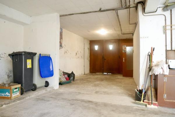 MAISON DE VILLE AVEC GARAGE, NOMBREUSES POSSIBILITES