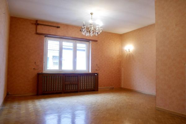 MAISON DE VILLE AVEC GARAGE, NOMBREUSES POSSIBILITES