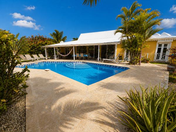 EXCEPTIONNEL - VILLA GOSIER VUE MER AVEC PISCINE