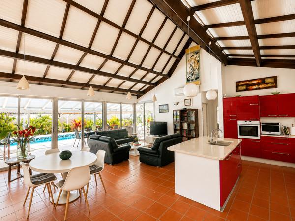 EXCEPTIONNEL - VILLA GOSIER VUE MER AVEC PISCINE