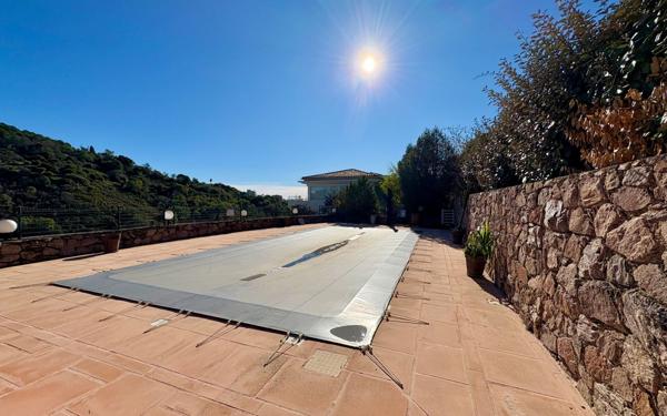 Appartement à vendre    3 pièces • 60 m2 Cannes