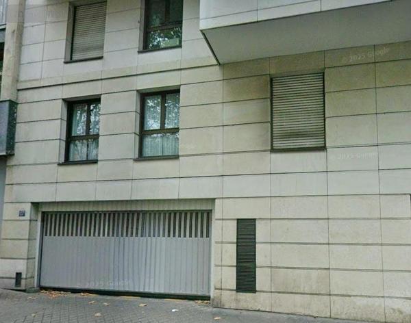 Garage - Parking à vendre à Paris 11e arrondissement à Paris (75011), ref : 007/2586EL