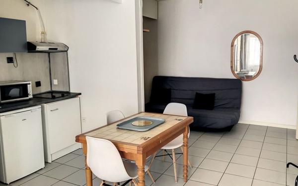 Appartement à louer    1 pièce •  Nîmes