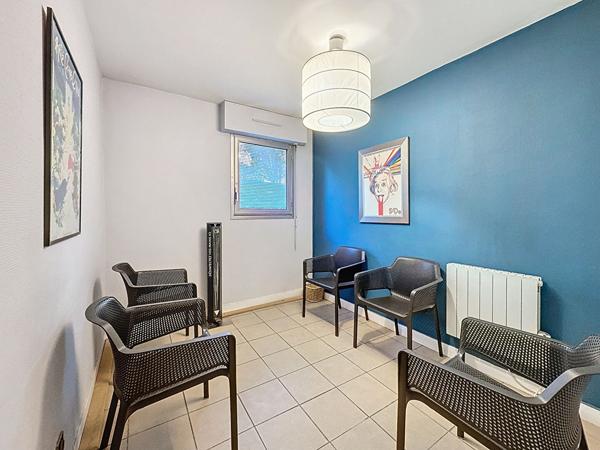 Bureaux en rdc à Thorigny sur Marne - proche gare de Lagny sur Marne - place de stationnement