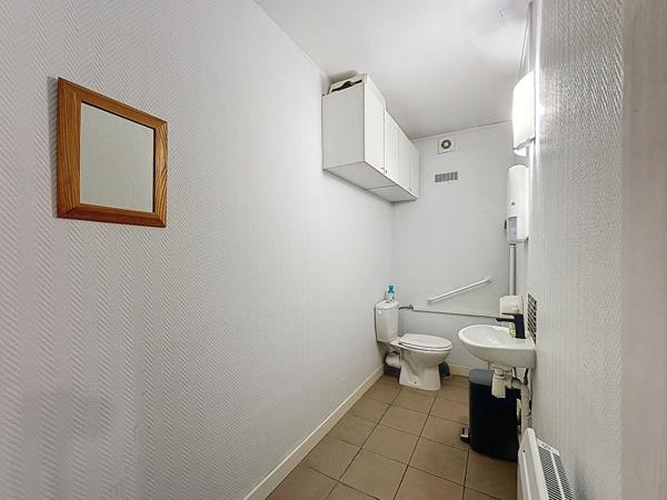 Bureaux en rdc à Thorigny sur Marne - proche gare de Lagny sur Marne - place de stationnement