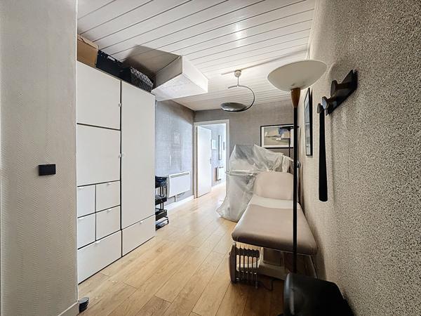 Bureaux en rdc à Thorigny sur Marne - proche gare de Lagny sur Marne - place de stationnement