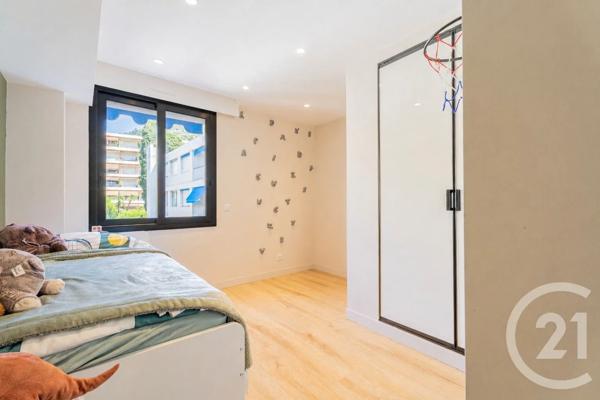 Appartement F2 Bis à vendre  4 pièces - 118 m 2   BEAULIEU SUR MER  - 06