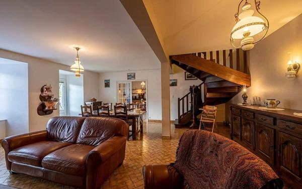 Maison à vendre    7 pièces •  Andelat