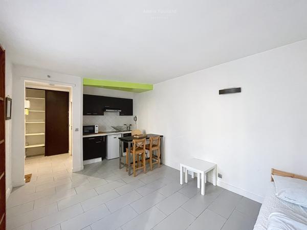 Studio 26 m² en très bon état – À 4 min du RER B