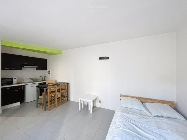 Studio 26 m² en très bon état – À 4 min du RER B