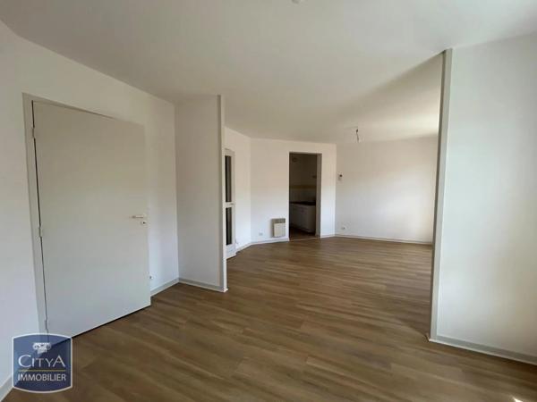 Appartement à louer 1 pièce 44.02m² Châteauroux (36000)