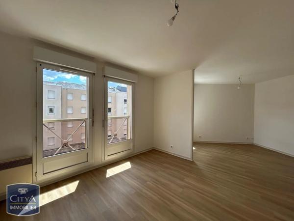 Appartement à louer 1 pièce 44.02m² Châteauroux (36000)