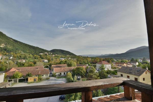 SERRES - Superbe appartement lumineux en dernier étage !