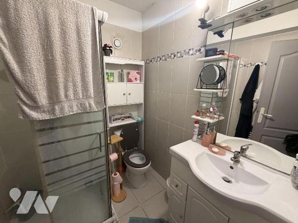A VENDRE TOULON (Var) 83000 - QUARTIER SERINETTE - APPARTEMENT T2 DE 44,47 M2 - JARDIN - PARKIN...