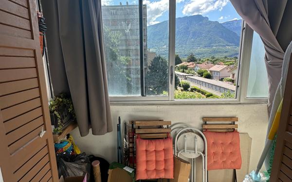 Appartement à vendre    3 pièces • 56 m2 Saint-Égrève