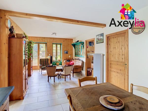A VENDRE - ST-ALBAN-LES-EAUX - PROPRIETE AVEC MAISONS ET APPARTS SUR 6621 M2 TERRAIN