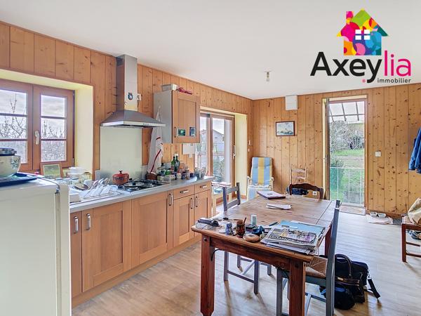 A VENDRE - ST-ALBAN-LES-EAUX - PROPRIETE AVEC MAISONS ET APPARTS SUR 6621 M2 TERRAIN