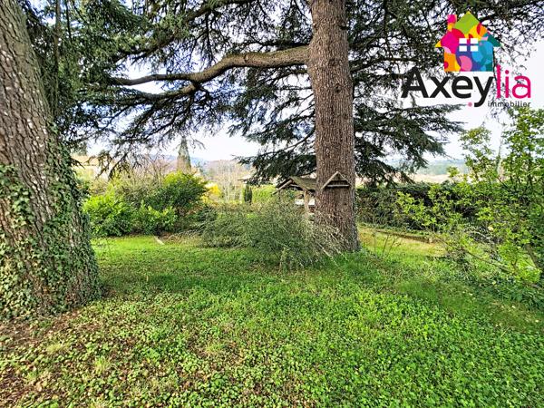 A VENDRE - ST-ALBAN-LES-EAUX - PROPRIETE AVEC MAISONS ET APPARTS SUR 6621 M2 TERRAIN