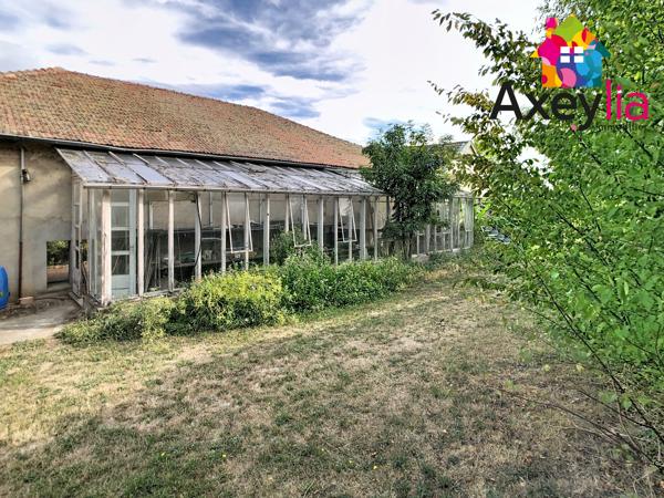 A VENDRE - ST-ALBAN-LES-EAUX - PROPRIETE AVEC MAISONS ET APPARTS SUR 6621 M2 TERRAIN