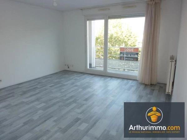 Location                                                      Appartement
                        
                     3 pièces                      62 m2                     à Savigny-le-Temple