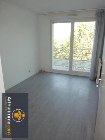 Location                                                      Appartement
                        
                     3 pièces                      62 m2                     à Savigny-le-Temple