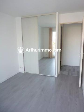 Location                                                      Appartement
                        
                     3 pièces                      62 m2                     à Savigny-le-Temple