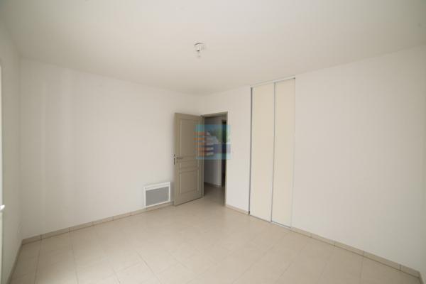 11130 SIGEAN A LOUER T3 AVEC JARDIN ET PLACE DE PARKING SIGEAN