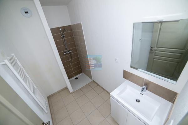 11130 SIGEAN A LOUER T3 AVEC JARDIN ET PLACE DE PARKING SIGEAN