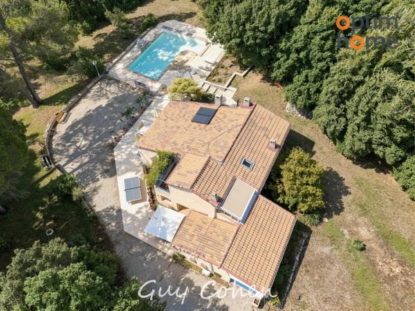 Belle propriété de 184 m2 sur 6300 m2 piscine proche Aix-en-Provence