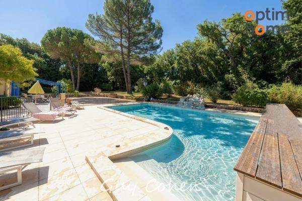 Belle propriété de 184 m2 sur 6300 m2 piscine proche Aix-en-Provence