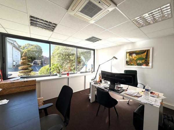 PLATEAU DE BUREAUX EN TRES BON ETAT À VENDRE 154 M² – POITIERS SUD – AVENUE DU 8 MAI 1945