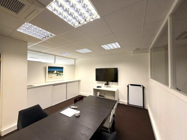 PLATEAU DE BUREAUX EN TRES BON ETAT À VENDRE 154 M² – POITIERS SUD – AVENUE DU 8 MAI 1945