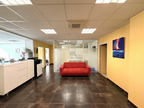 PLATEAU DE BUREAUX EN TRES BON ETAT À VENDRE 154 M² – POITIERS SUD – AVENUE DU 8 MAI 1945