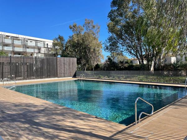 Plage, Nature et Piscine - T2 récent + parking - Hyères (83400)