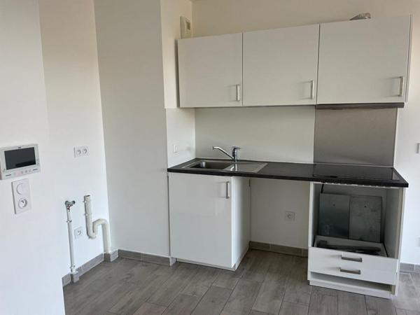 Plage, Nature et Piscine - T2 récent + parking - Hyères (83400)