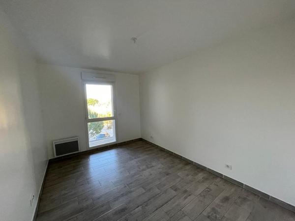 Plage, Nature et Piscine - T2 récent + parking - Hyères (83400)