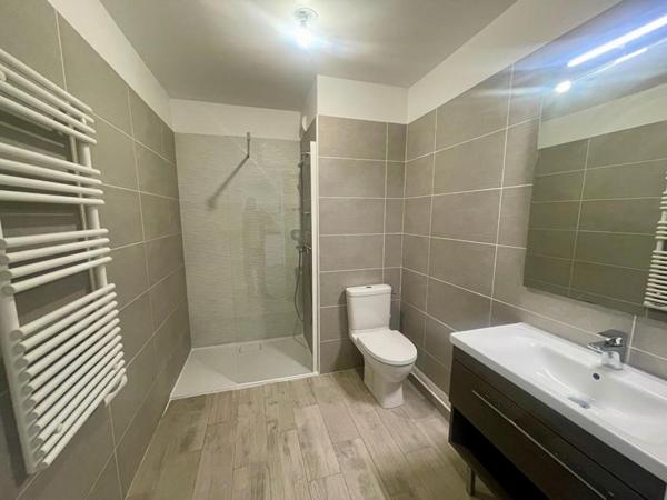 Plage, Nature et Piscine - T2 récent + parking - Hyères (83400)
