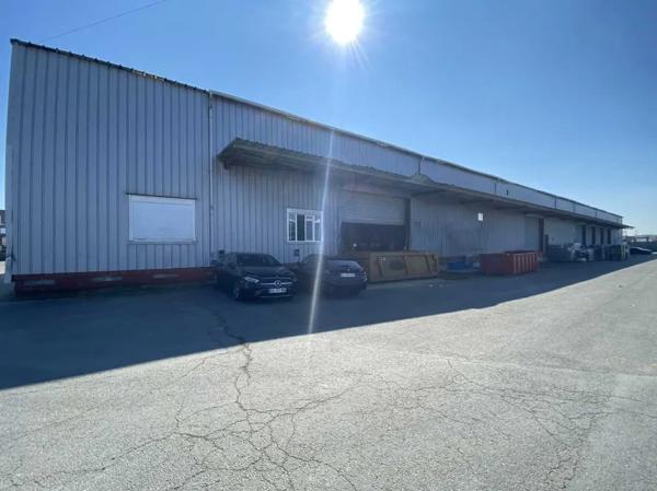 Local d'activité 900m²