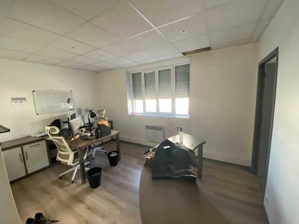 Local d'activité 900m²