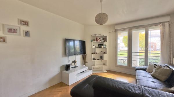 APPARTEMENT 3 PIÈCES EN REZ DE CHAUSSÉE À 10MN DE GARE RER C DE JUVISY
