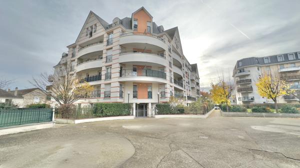 APPARTEMENT 3 PIÈCES EN REZ DE CHAUSSÉE À 10MN DE GARE RER C DE JUVISY
