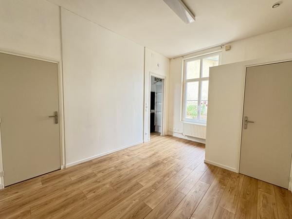 Studio (toutes charges incluses) - BAS DU CENTRE VILLE Poitiers (86000)