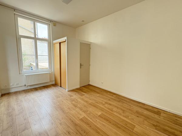 Studio (toutes charges incluses) - BAS DU CENTRE VILLE Poitiers (86000)