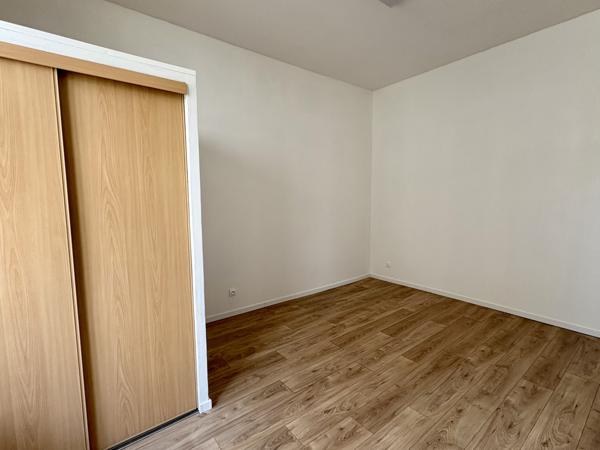 Studio (toutes charges incluses) - BAS DU CENTRE VILLE Poitiers (86000)