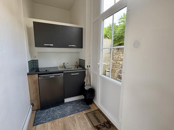 Studio (toutes charges incluses) - BAS DU CENTRE VILLE Poitiers (86000)