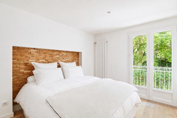Appartement T3/4 rénové de 84.3 m2 avec cave et terrasse dans résidence sécurisée