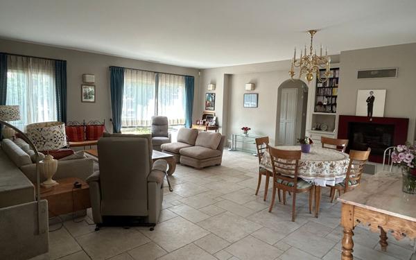 Maison à vendre    4 pièces • 170 m2 Vaison-la-Romaine