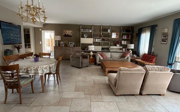 Maison à vendre    4 pièces • 170 m2 Vaison-la-Romaine