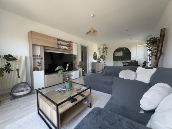 Appartement
         4 pièces
        - 79 m² 93 000 € *